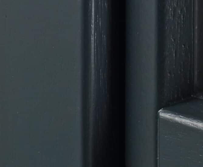 Detailansicht des TopLine-Fensters mit Fokus auf der Oberflächenveredelung.