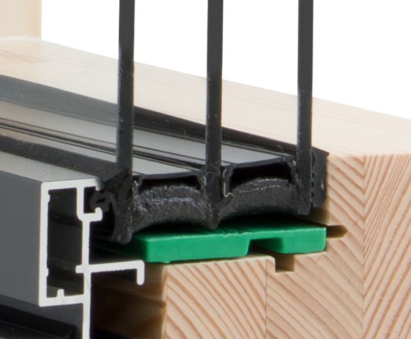 Detailansicht des Fensterrahmens mit Fokus auf dem Glas-Abstandhalter.
