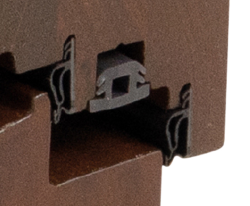Detailansicht des TopLine-Fensters mit Fokus auf der Flügelüberschlagsdichtung.